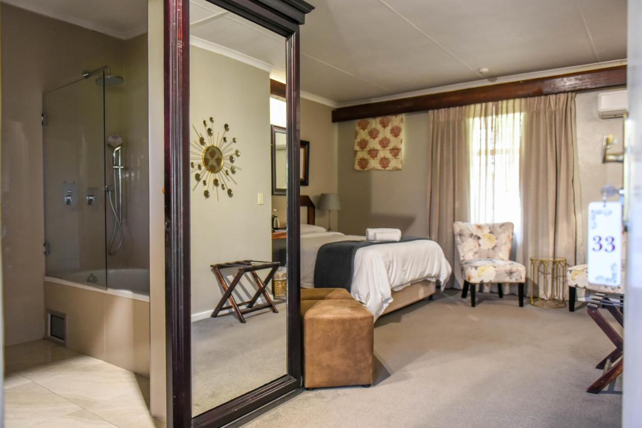 Oxford Lodge Vryheid Bagian luar foto