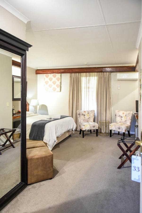 Oxford Lodge Vryheid Bagian luar foto