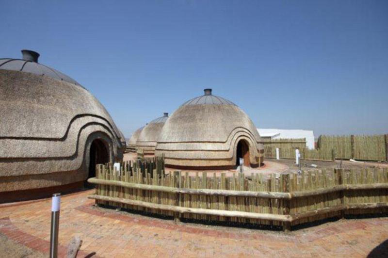 Oxford Lodge Vryheid Bagian luar foto